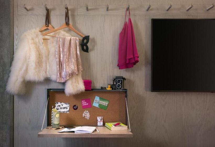 اتاق استاندارد با تخت دو نفره بزرگ, Moxy San Diego Gaslamp Quarter