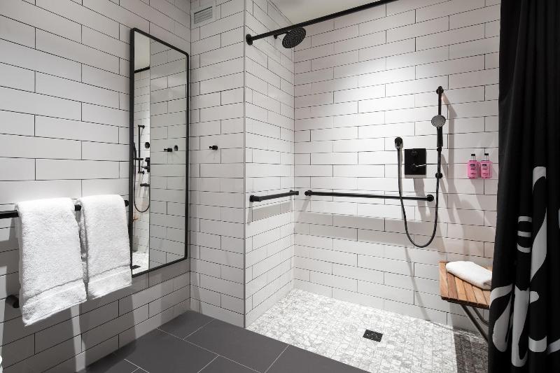 اتاق استاندارد برای معلولان, Moxy San Diego Gaslamp Quarter