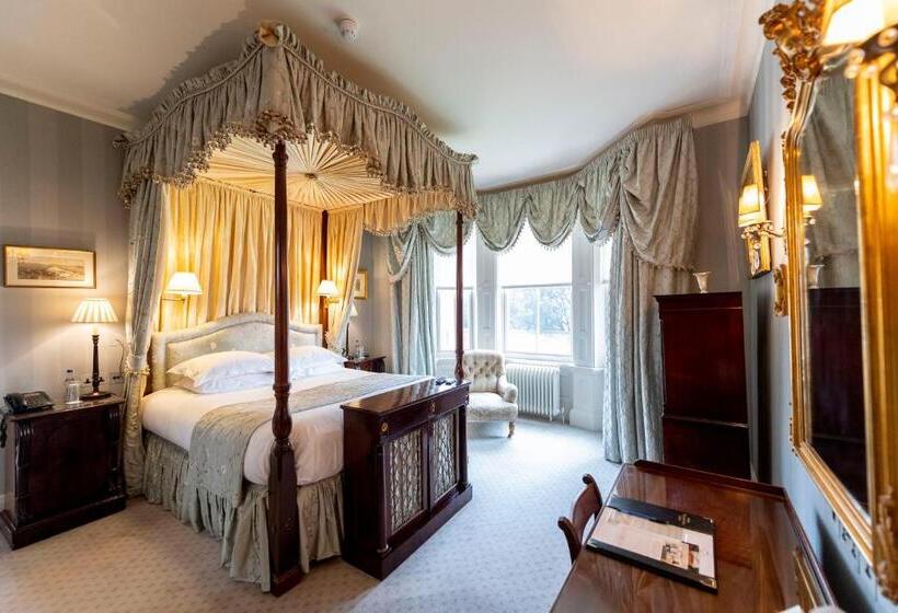 سوییت, The Jockey Club Rooms