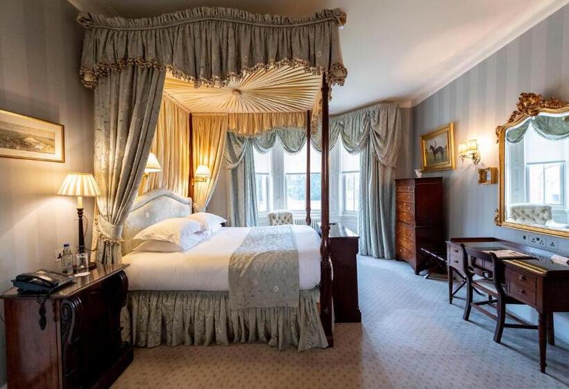 سوییت, The Jockey Club Rooms