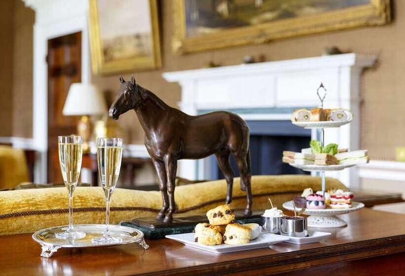 اتاق لوکس, The Jockey Club Rooms