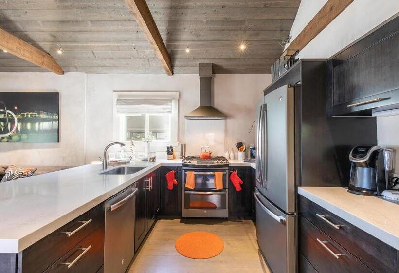 بانگلوی استاندارد 2 خوابه, R Inn Napa