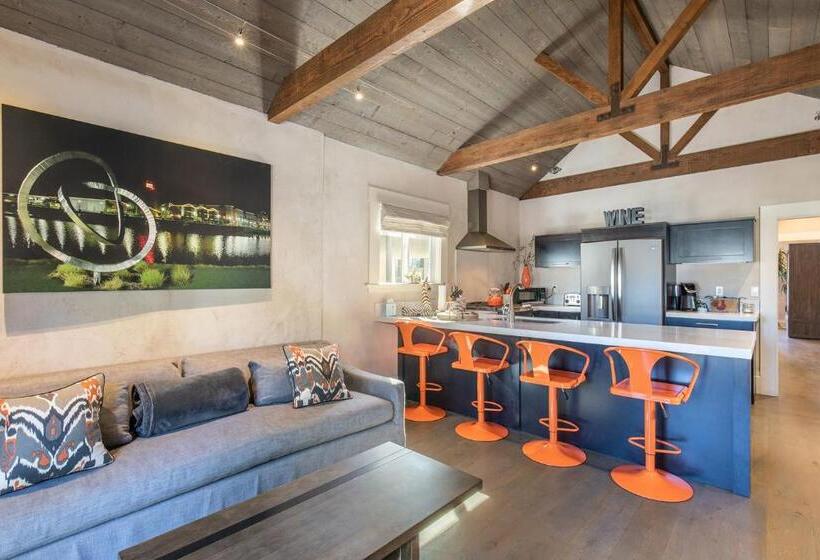 بانگلوی استاندارد 2 خوابه, R Inn Napa