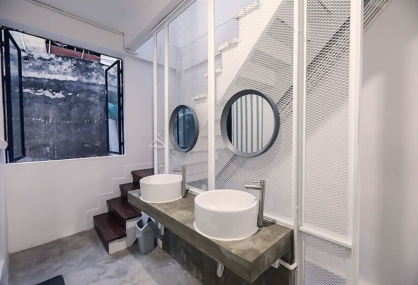 تختخواب در اتاق مشترک, Local Time Bangkok   Hostel