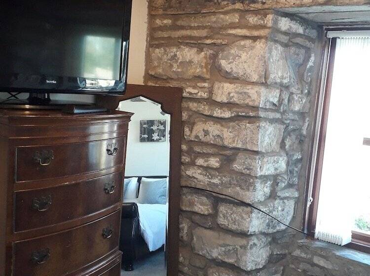 سوییت خانوادگی, Melin Tregib