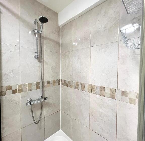 اتاق استاندارد, Melin Tregib