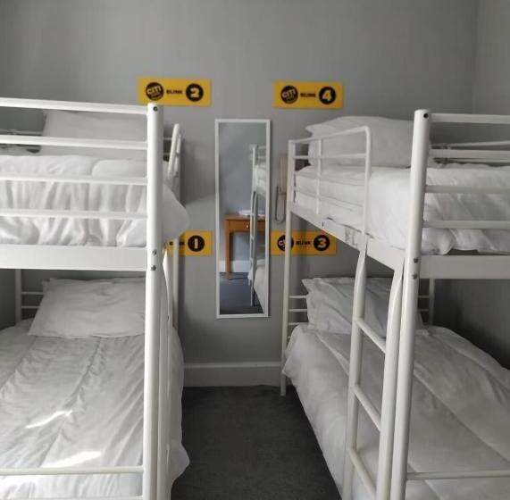 اتاق چهار تخته با دستشویی مشترک, Citi Hotel Aberdeen