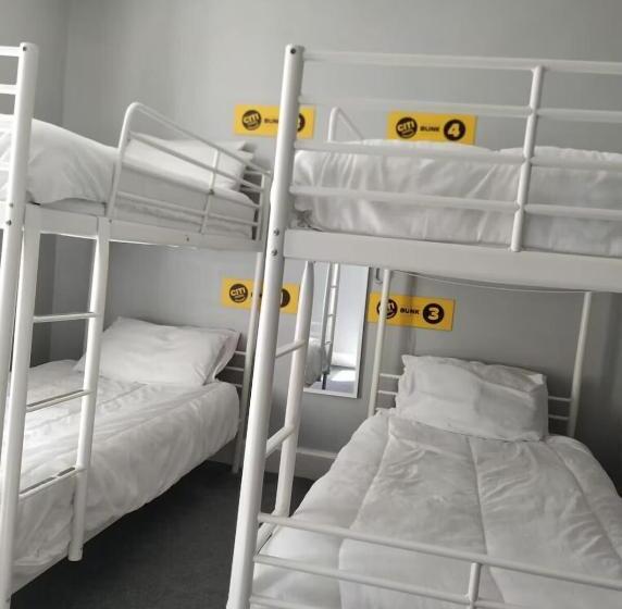 اتاق چهار تخته با دستشویی مشترک, Citi Hotel Aberdeen