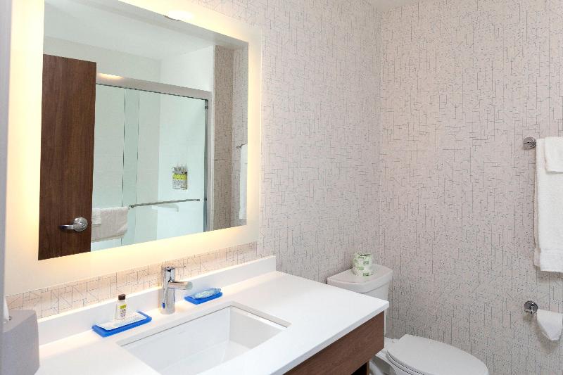 سوئیت برای معلولان, Holiday Inn Express & Suites   Gilbert   East Mesa, An Ihg