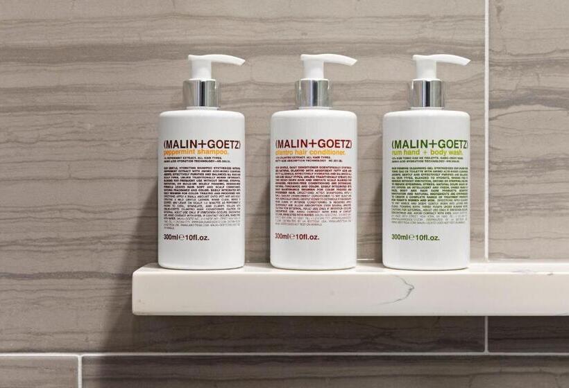 سوئیت برای معلولان, Indigo Flushing   Laguardia