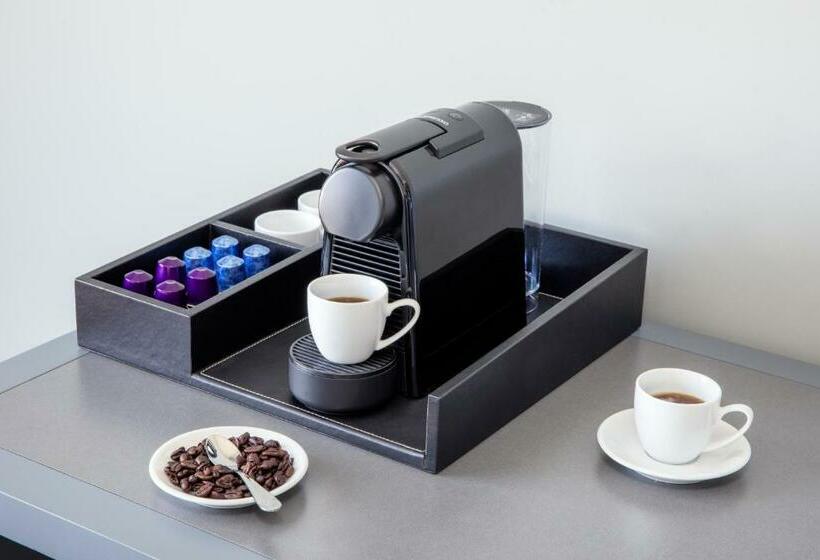 اتاق استاندارد برای معلولان, Indigo Flushing   Laguardia