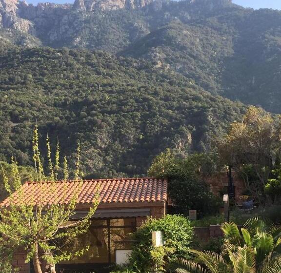 اتاق استاندارد با چشم‌انداز کوهستان, Le Monte Rosso
