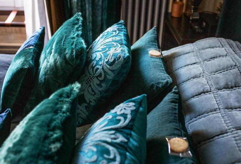 اتاق لوکس, La Belleme Bleue