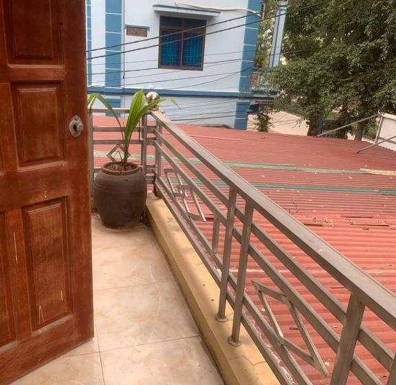 Economy Quadruple Room, Tam Coc White Swan Homestay