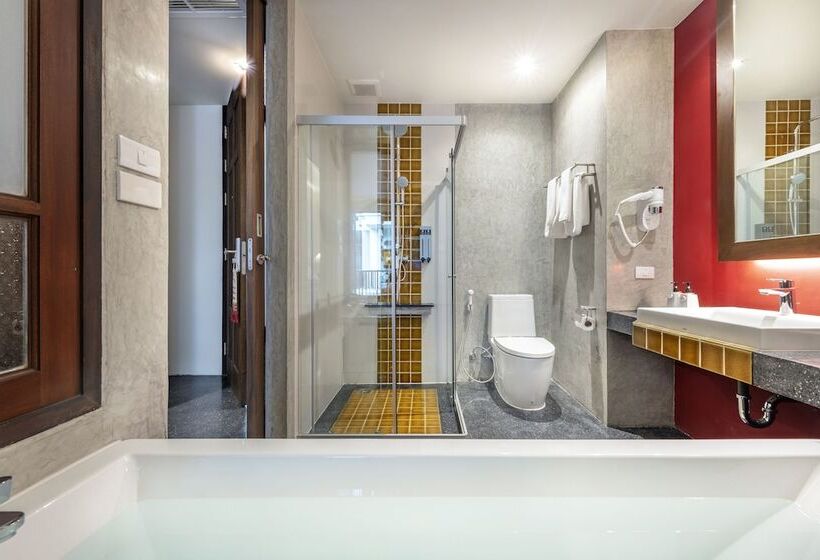 اتاق لوکس, Monkham Village Hat Yai