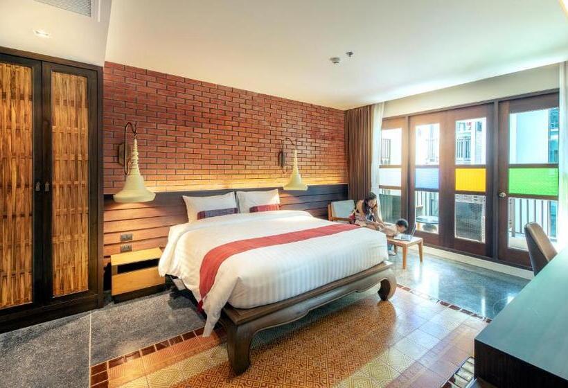 اتاق سوپریور با تخت بزرگ, Monkham Village Hat Yai