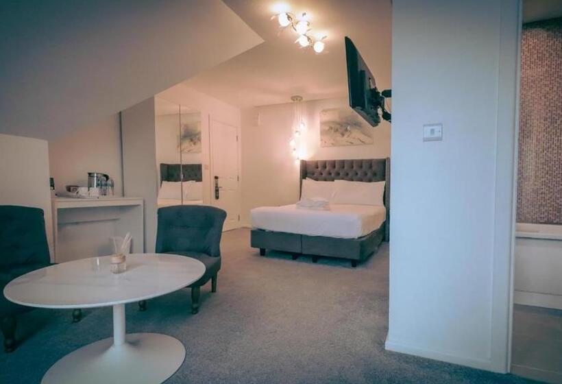 اتاق اجرایی با چشم‌انداز دریا, OYO Newquay Beach Hotel