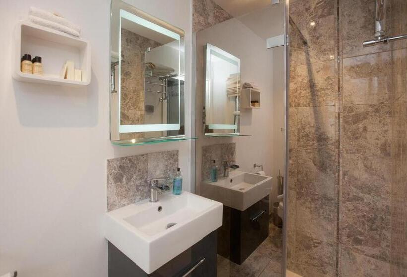 اتاق استاندارد, The Old House Guest House