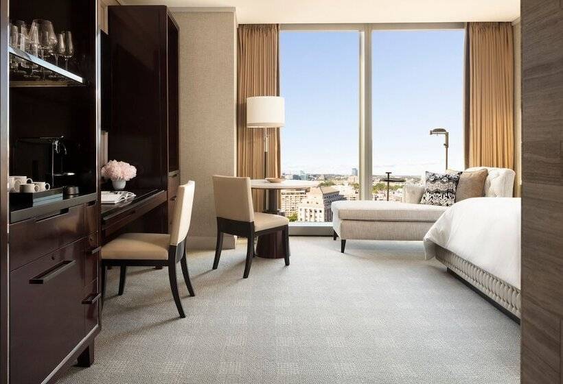 适用于残疾人士的豪华房间, Four Seasons Hotel One Dalton Street, Boston