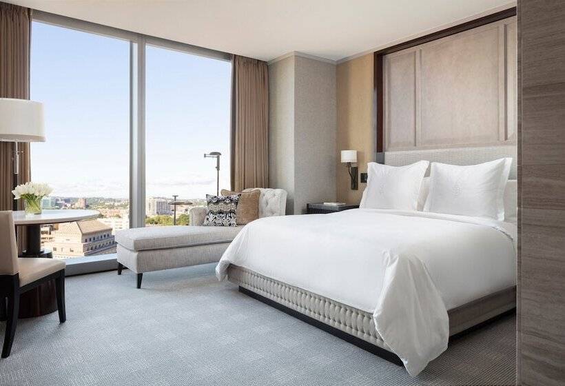 适用于残疾人士的豪华房间, Four Seasons Hotel One Dalton Street, Boston