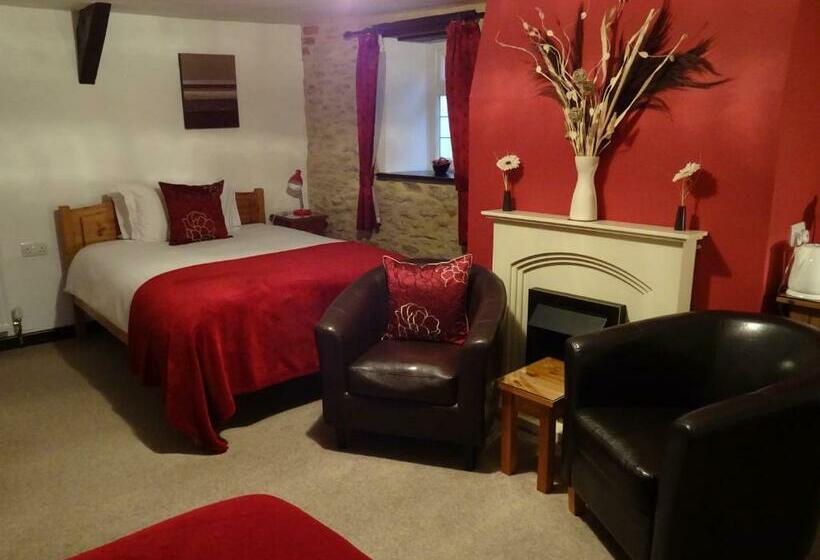 اتاق استاندارد با تخت بزرگ, Quiet Woman House