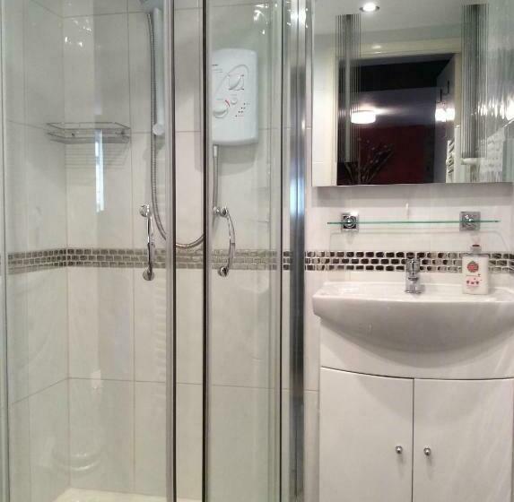 اتاق استاندارد با تخت بزرگ, Quiet Woman House
