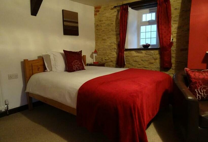 اتاق استاندارد با تخت بزرگ, Quiet Woman House