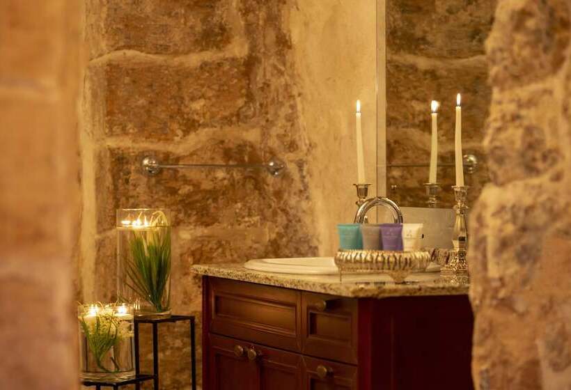 اتاق لوکس, Selçuklu Konağı