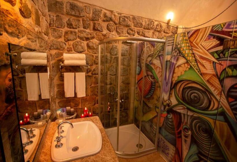 اتاق لوکس, Selçuklu Konağı