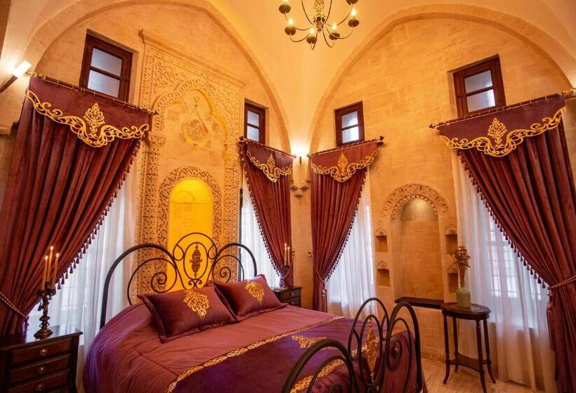 اتاق لوکس با تخت بزرگ, Selçuklu Konağı