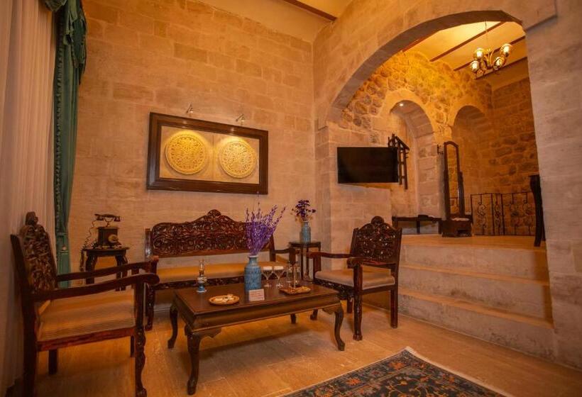 اتاق لوکس با تخت بزرگ, Selçuklu Konağı