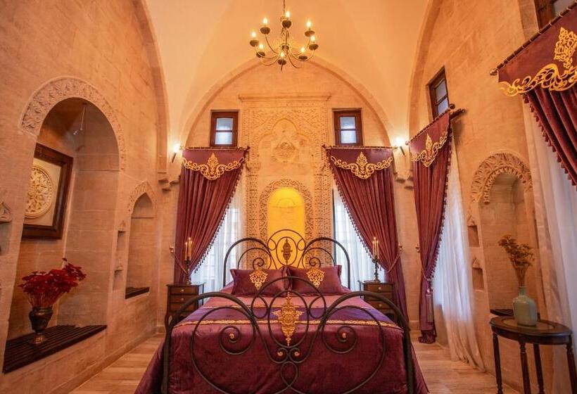 اتاق لوکس با تخت بزرگ, Selçuklu Konağı