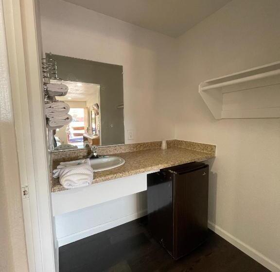 اتاق استاندارد, Palms Inn & Suites
