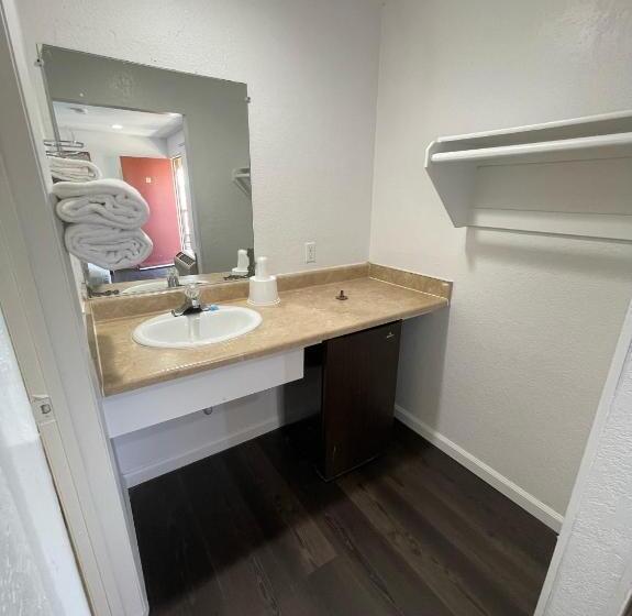 اتاق استاندارد, Palms Inn & Suites