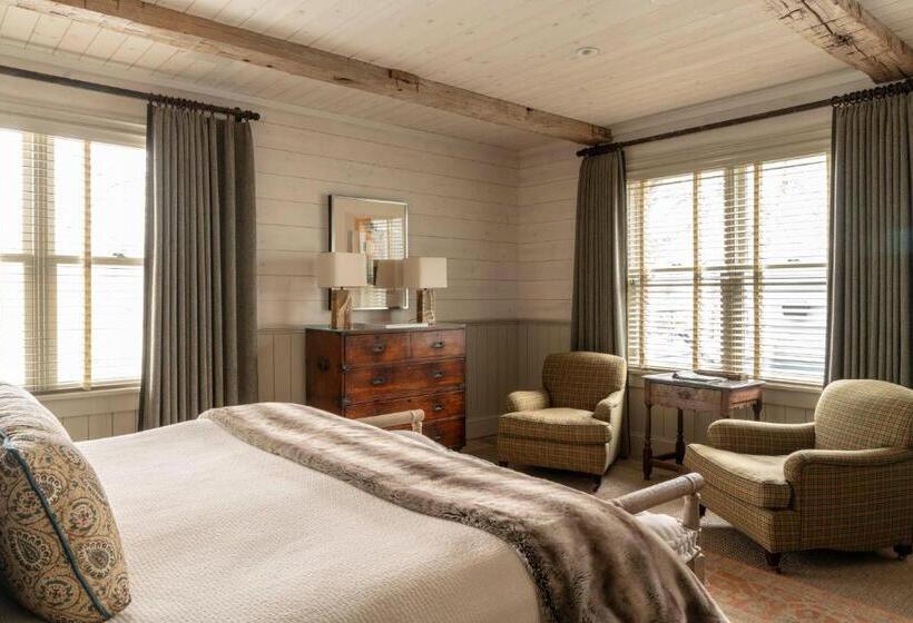 سوئیت با بالکن, Eleven Scarp Ridge Lodge