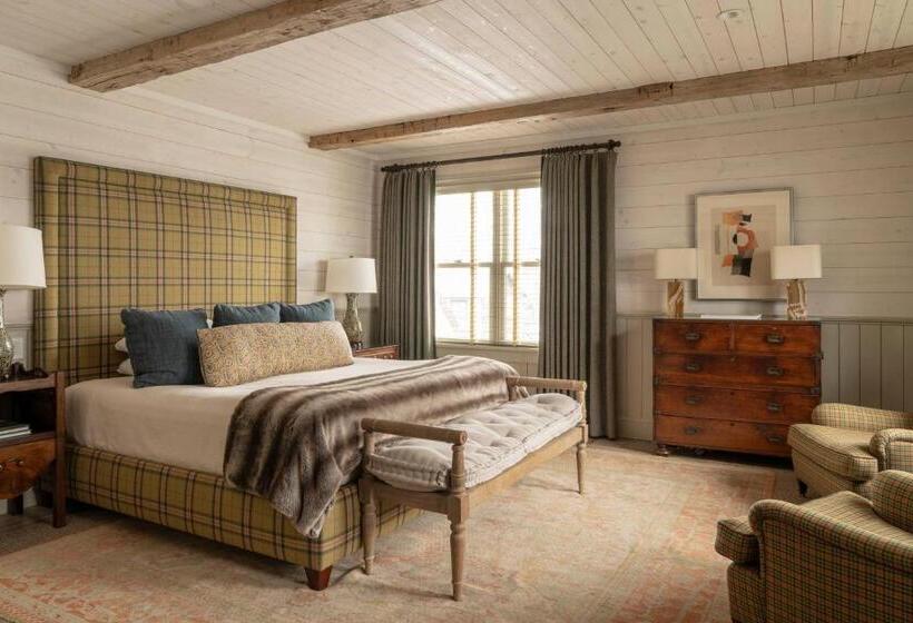 سوئیت با بالکن, Eleven Scarp Ridge Lodge