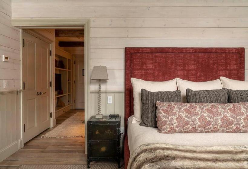 سوئیت با تخت بزرگ, Eleven Scarp Ridge Lodge