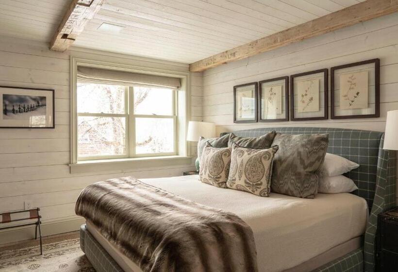 سوئیت با بالکن, Eleven Scarp Ridge Lodge