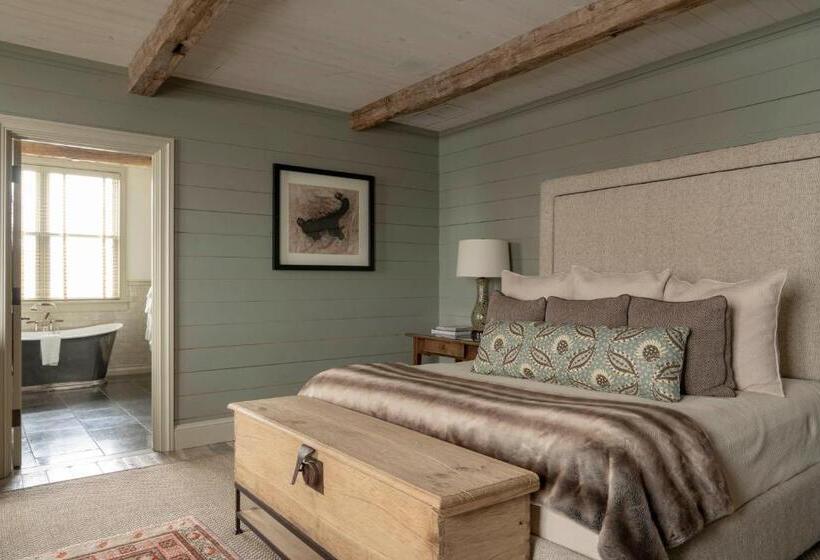 سوئیت با تخت بزرگ, Eleven Scarp Ridge Lodge