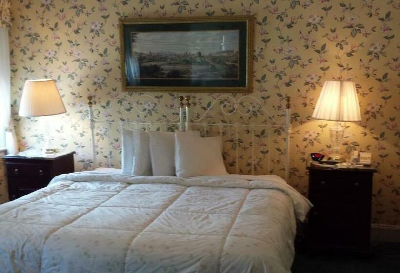 اتاق لوکس با تخت بزرگ, The Country Inn Of Berkeley Springs