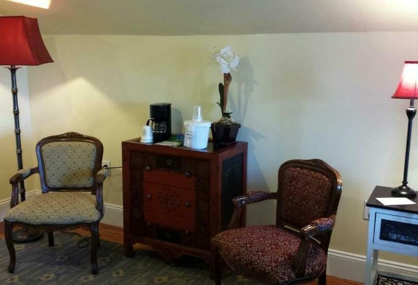 سوییت لوکس, The Country Inn Of Berkeley Springs