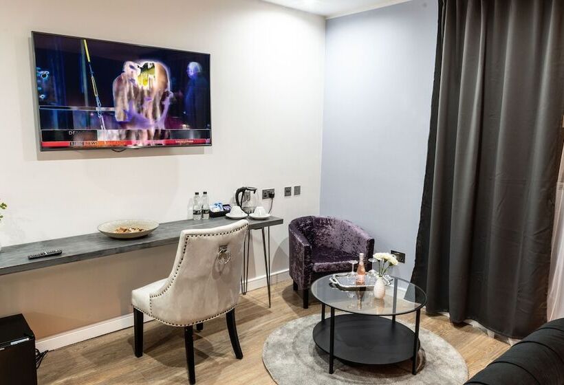 اتاق لوکس, Villare Leicester City Centre