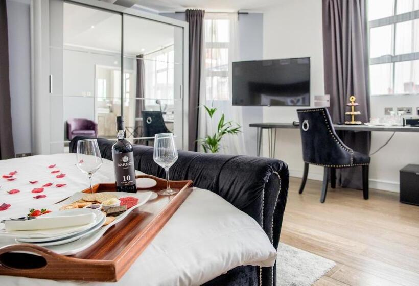 اتاق لوکس, Villare Leicester City Centre