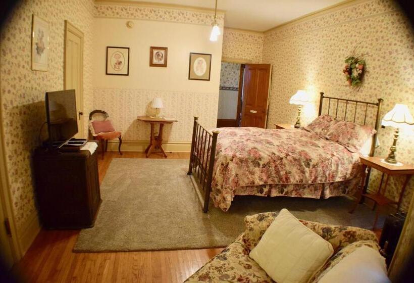 اتاق استاندارد, The Hancock House Bed & Breakfast Inn