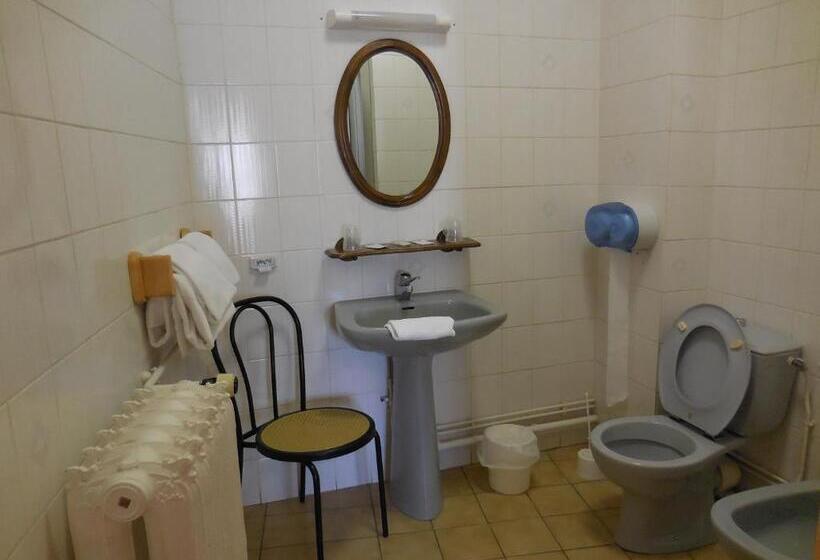 اتاق استاندارد, De La Gare