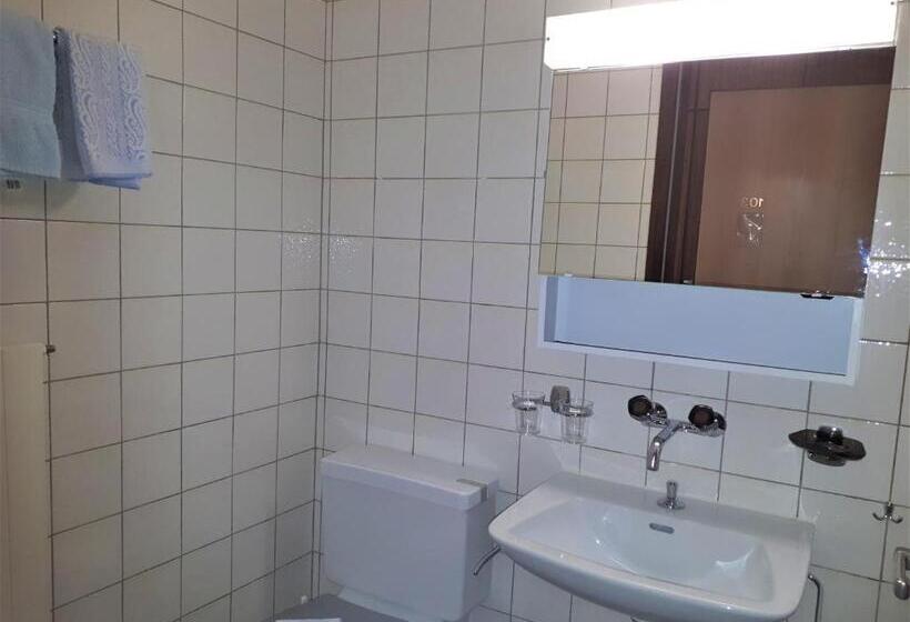 Standard Single Room with Balcony, Gästehaus St. Ursula