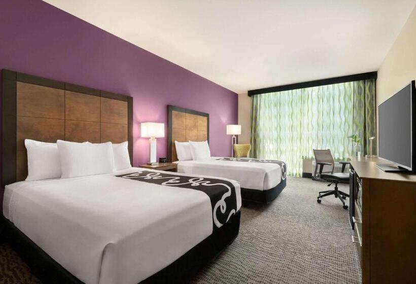 اتاق استاندارد برای معلولان, La Quinta Inn & Suites By Wyndham Burlington