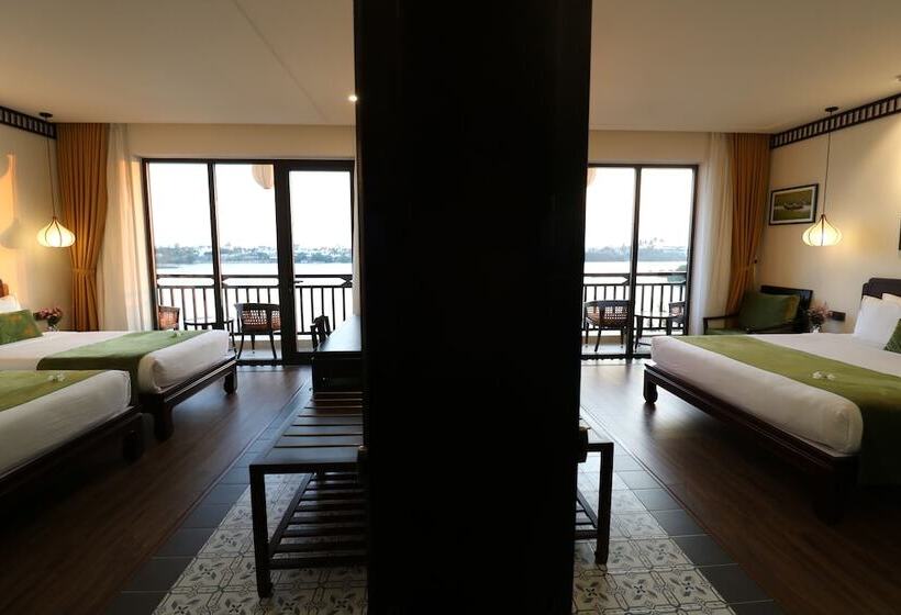 اتاق خانوادگی, Roxana River Villa