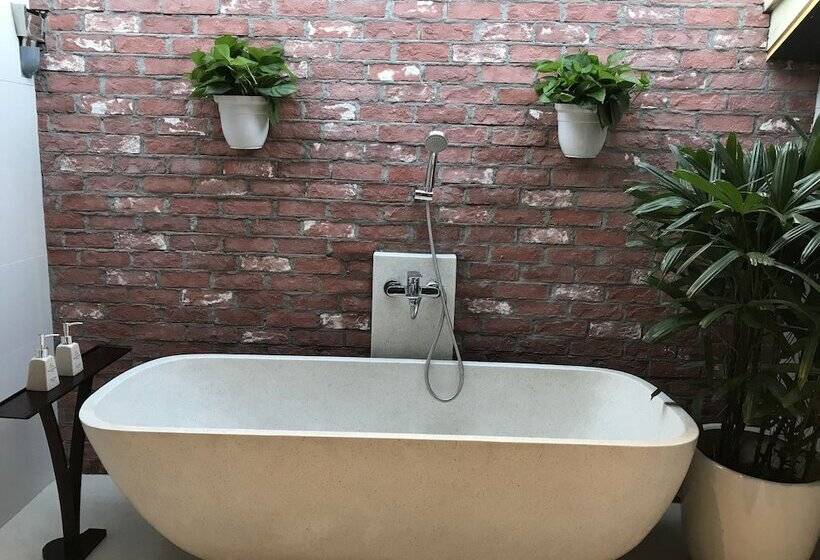 اتاق لوکس, Roxana River Villa