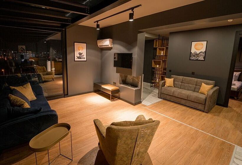 سوئیت لوکس با چشم‌انداز کوهستان, The Kayseri Loft